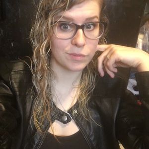 Meet your Posher, Elizabeth